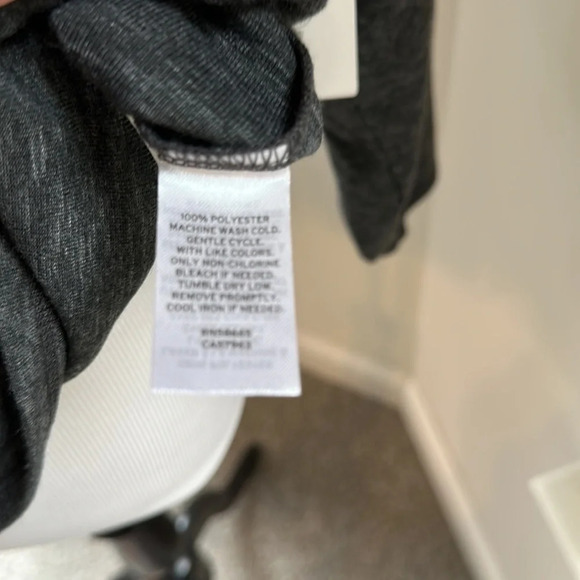 NWT Treasure & Bond Henley, Size Medium - Picture 8 of 8